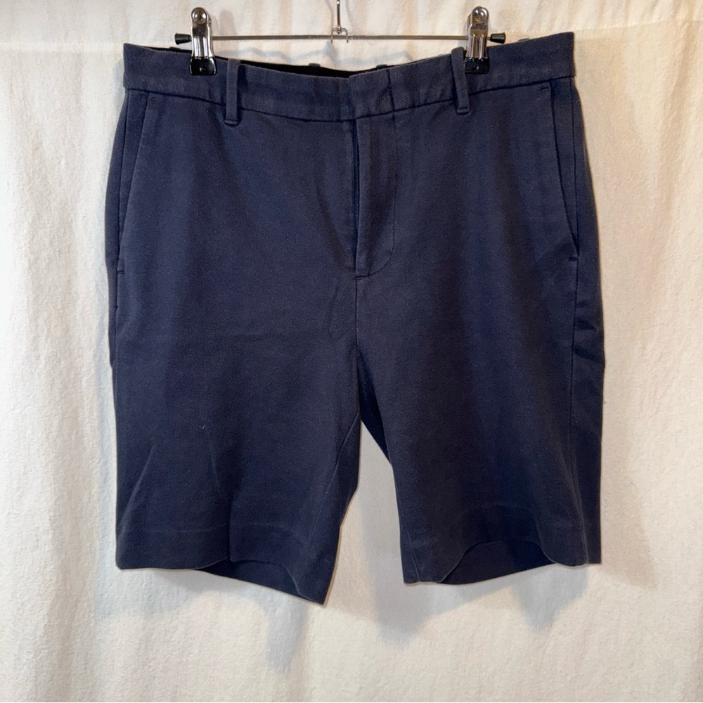 Gently Used Men’s Artefact Navy Blue Knit Shorts Size 31